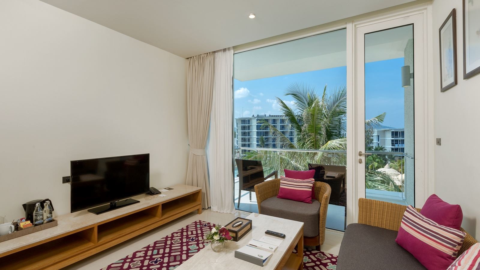 rooms-1-bedroom-family-suite