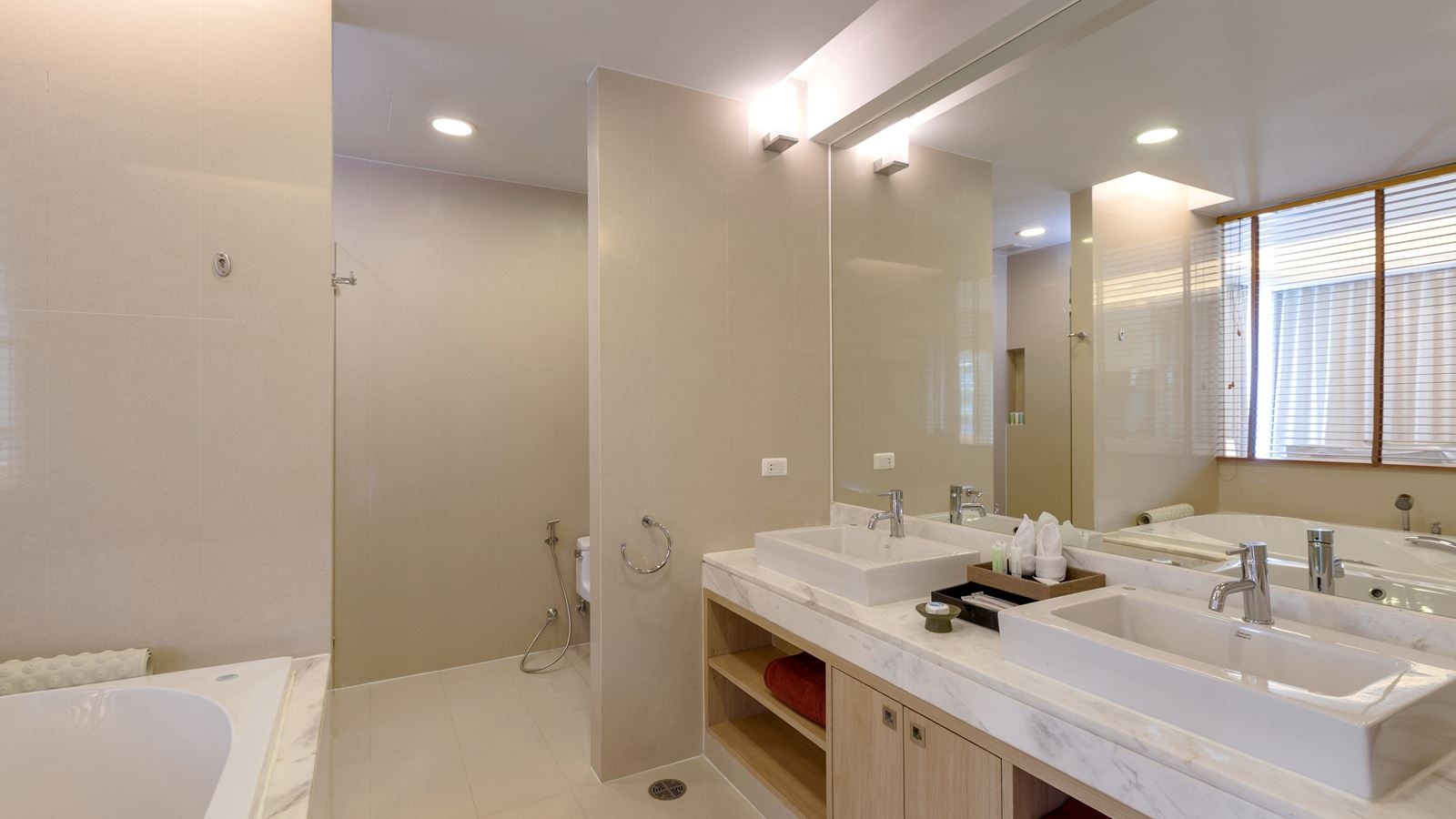 rooms-1-bedroom-residence-with-kitchen