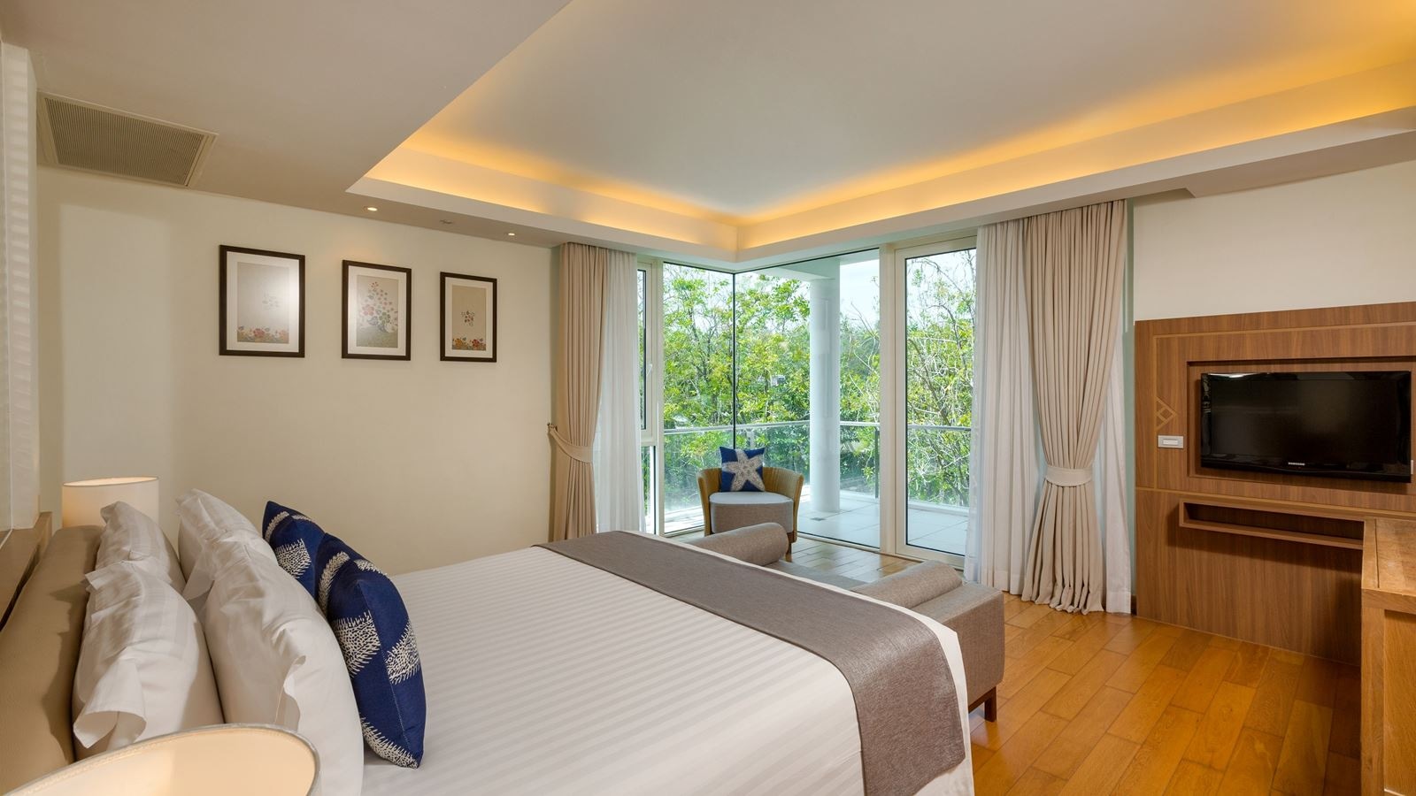 rooms-3-bedroom-residence-with-kitchen