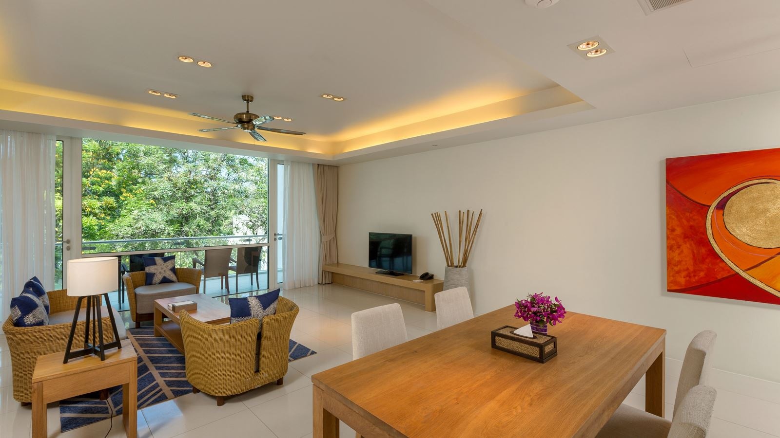 rooms-3-bedroom-residence-with-kitchen