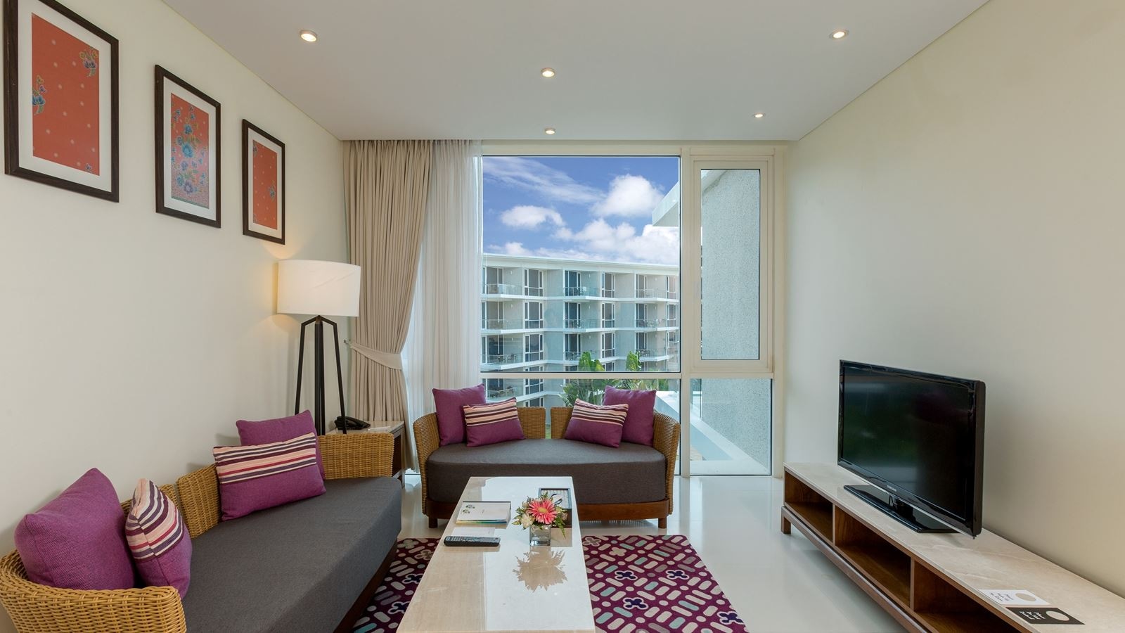 rooms-2-bedroom-apartment-with-kitchen