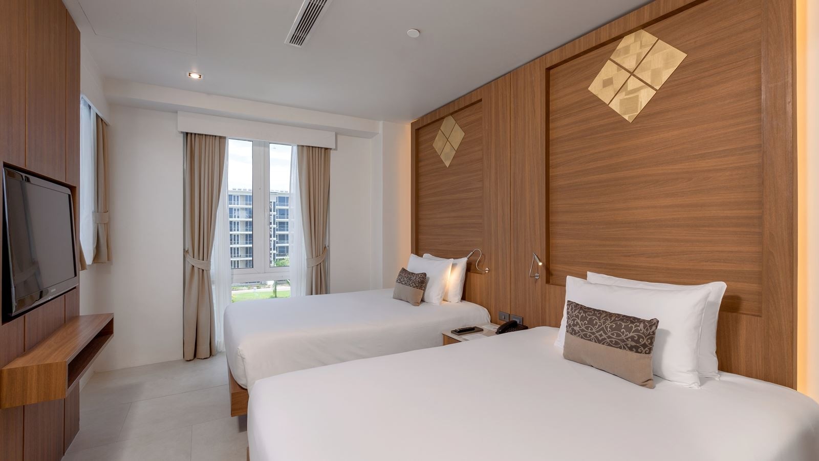 rooms-3-bedroom-penthouse-pool-suite