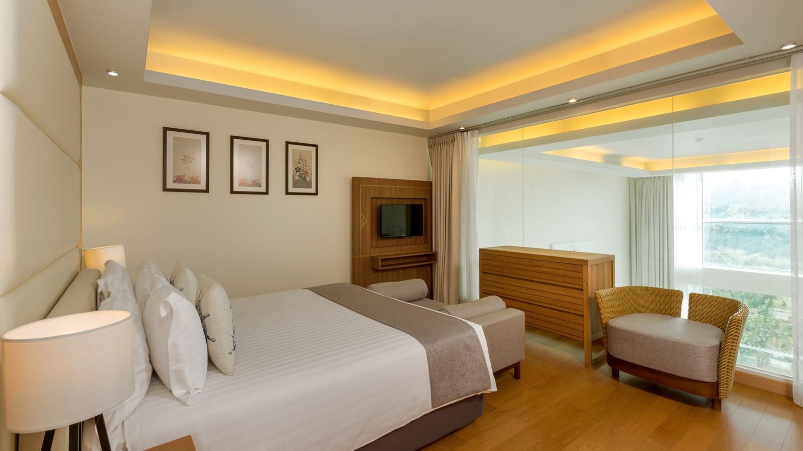 rooms-4-bedroom-penthouse-pool-suite-with-kitchen