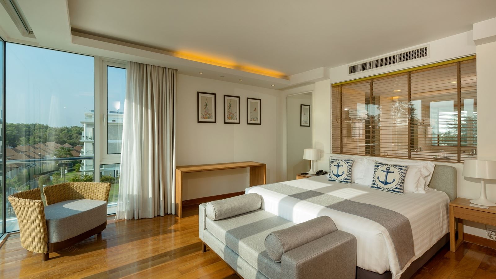 rooms-4-bedroom-penthouse-pool-suite-with-kitchen