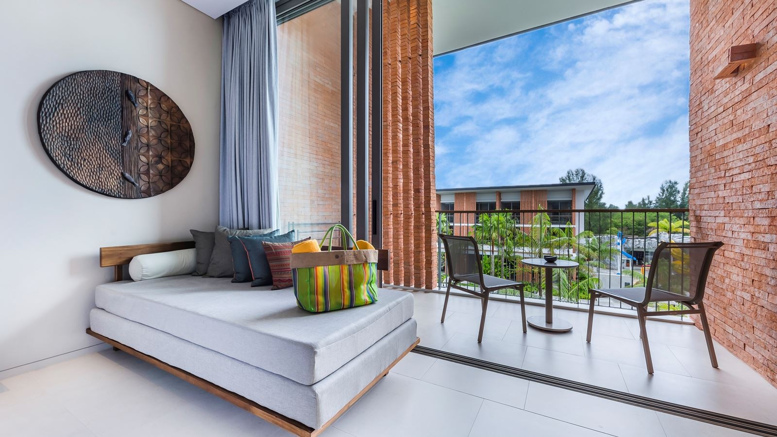 rooms-deluxe-room