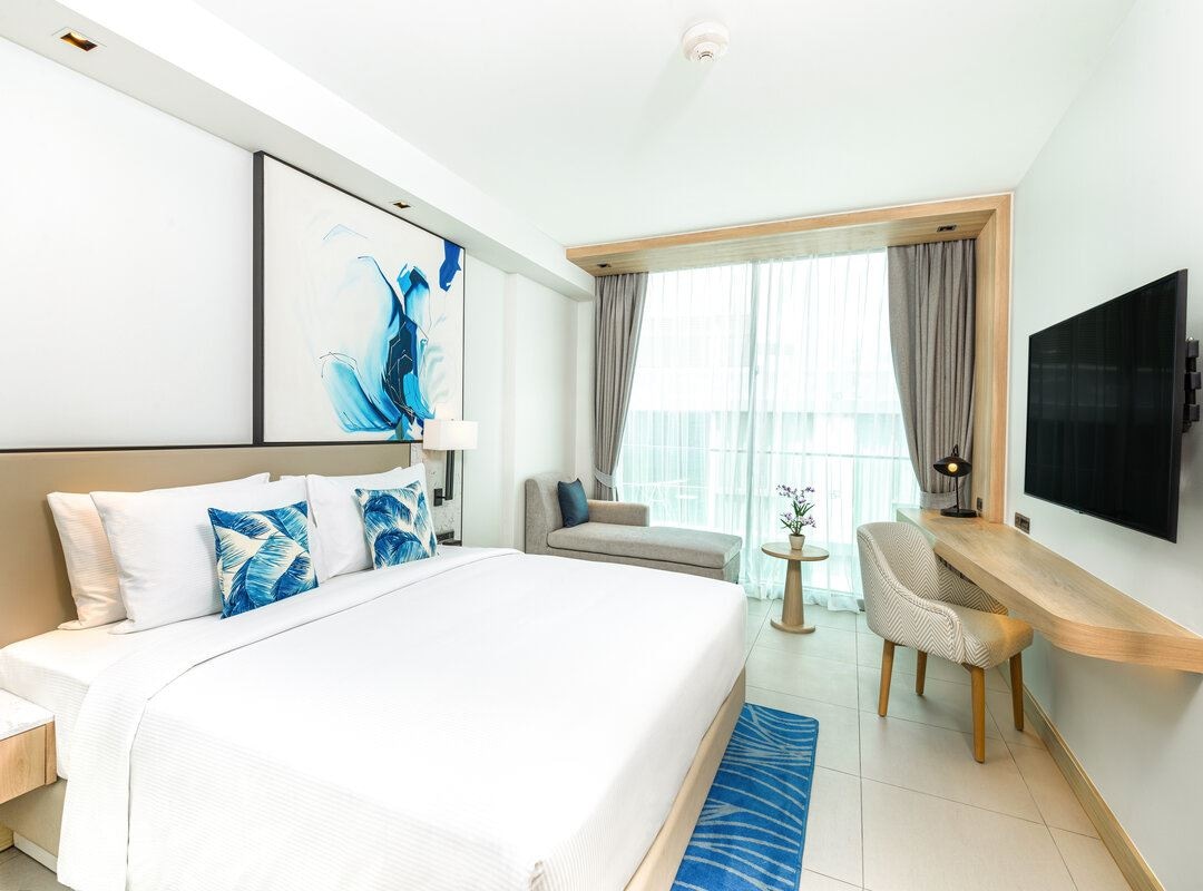 rooms-guest-room-with-balcony