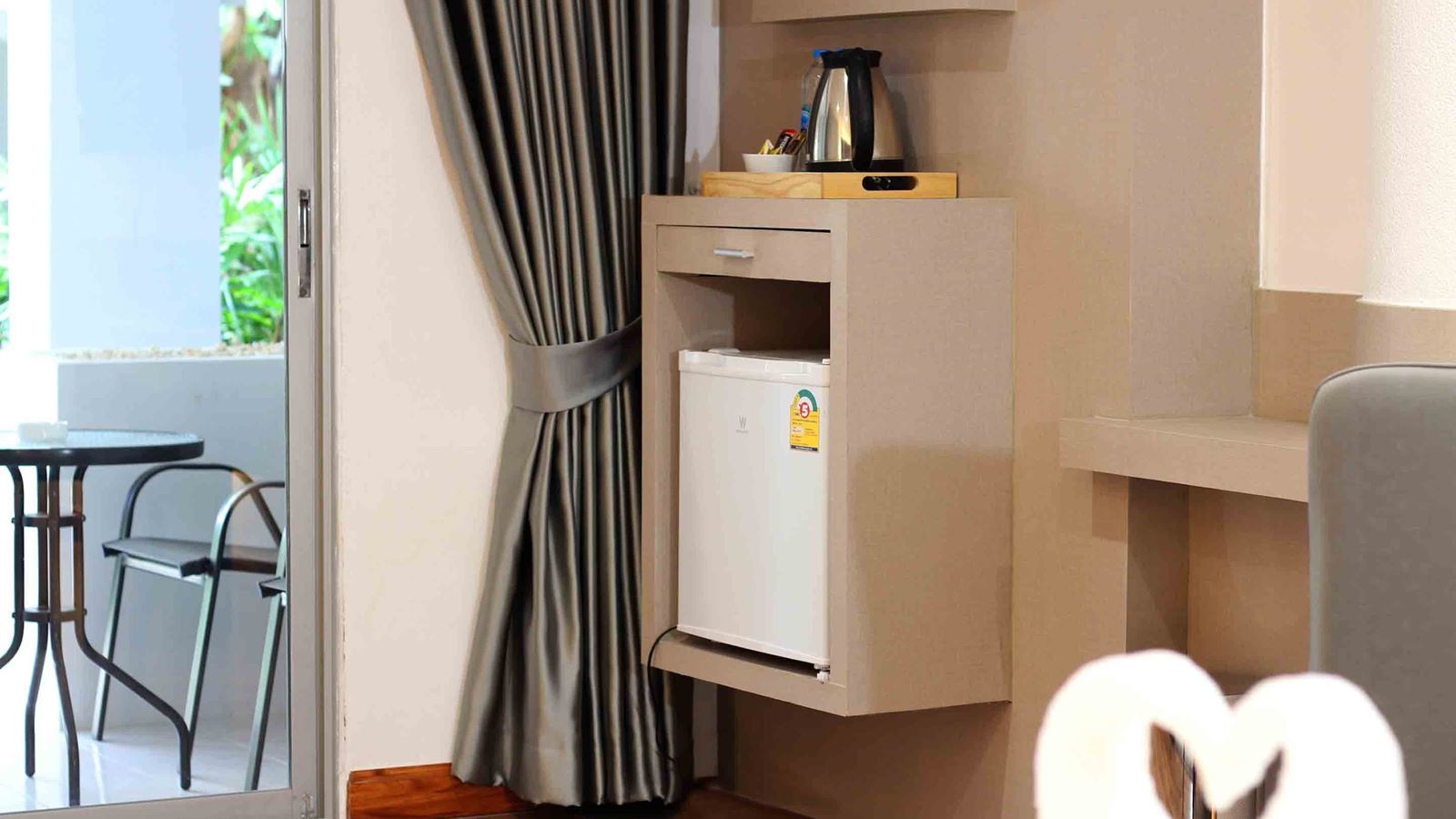 rooms-deluxe-room