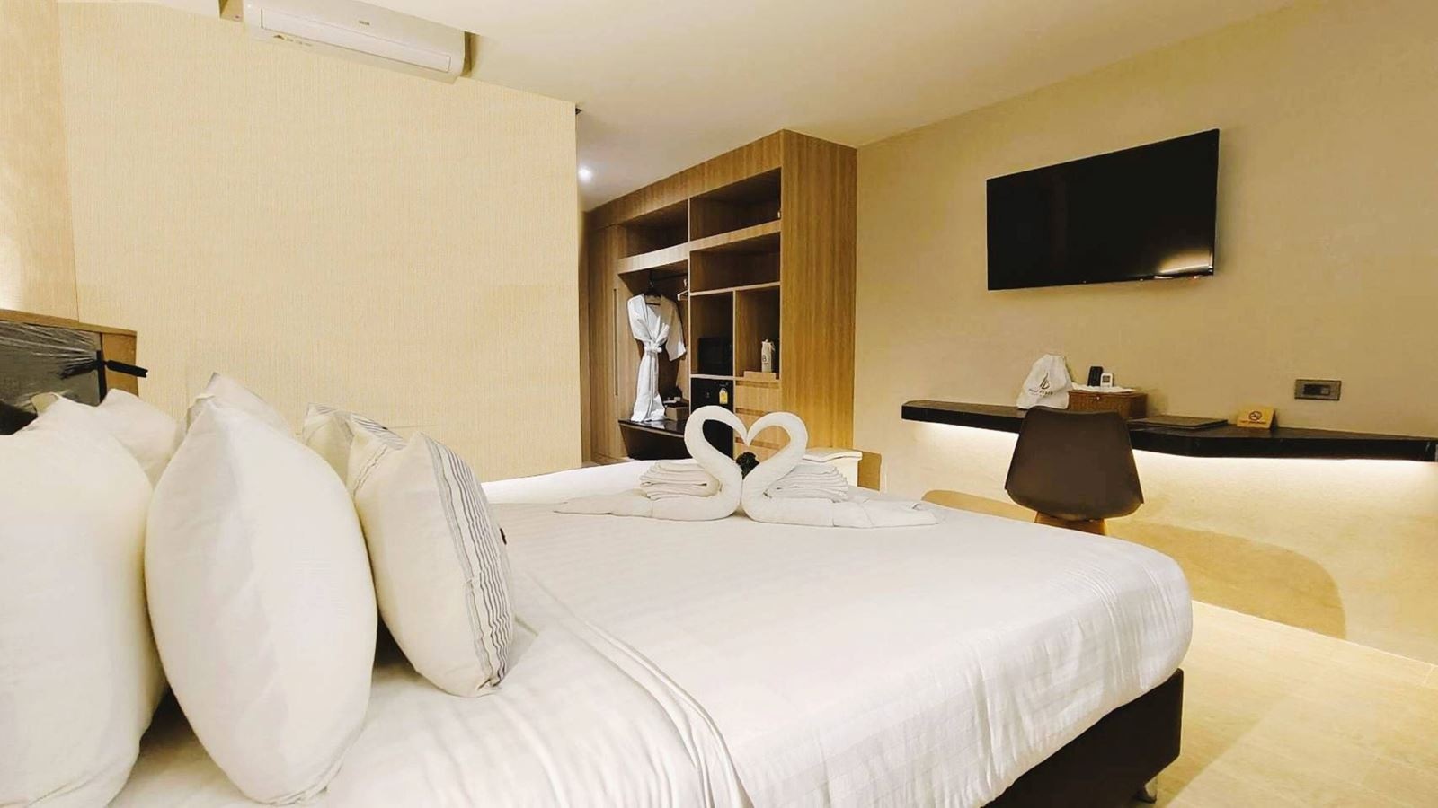 rooms-superior-room