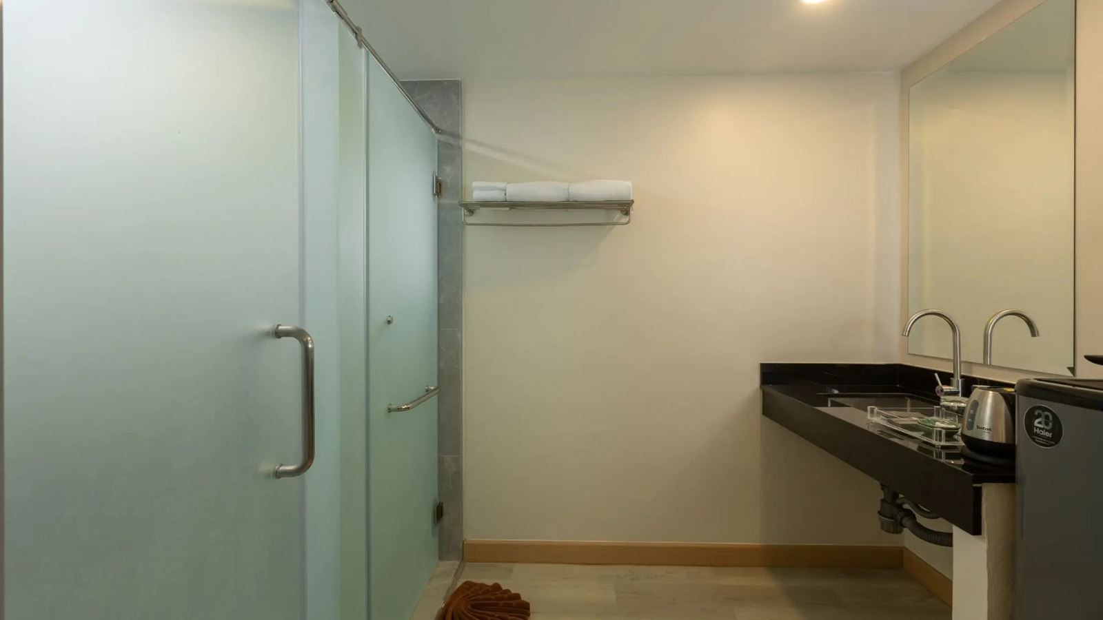 rooms-tropical-wing