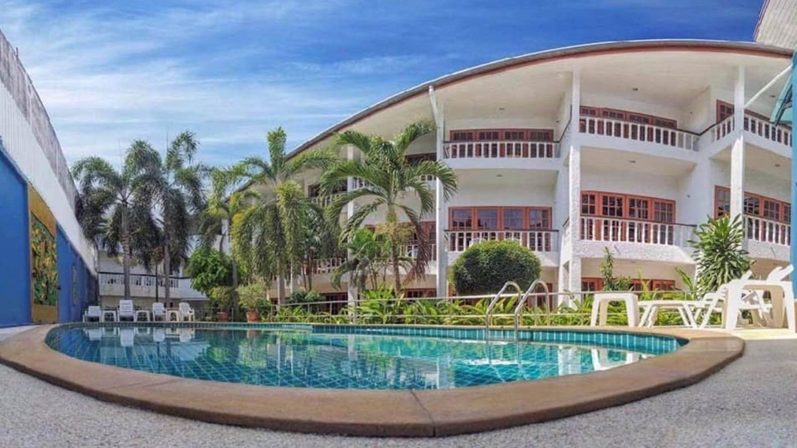 pools-outdoor-pool