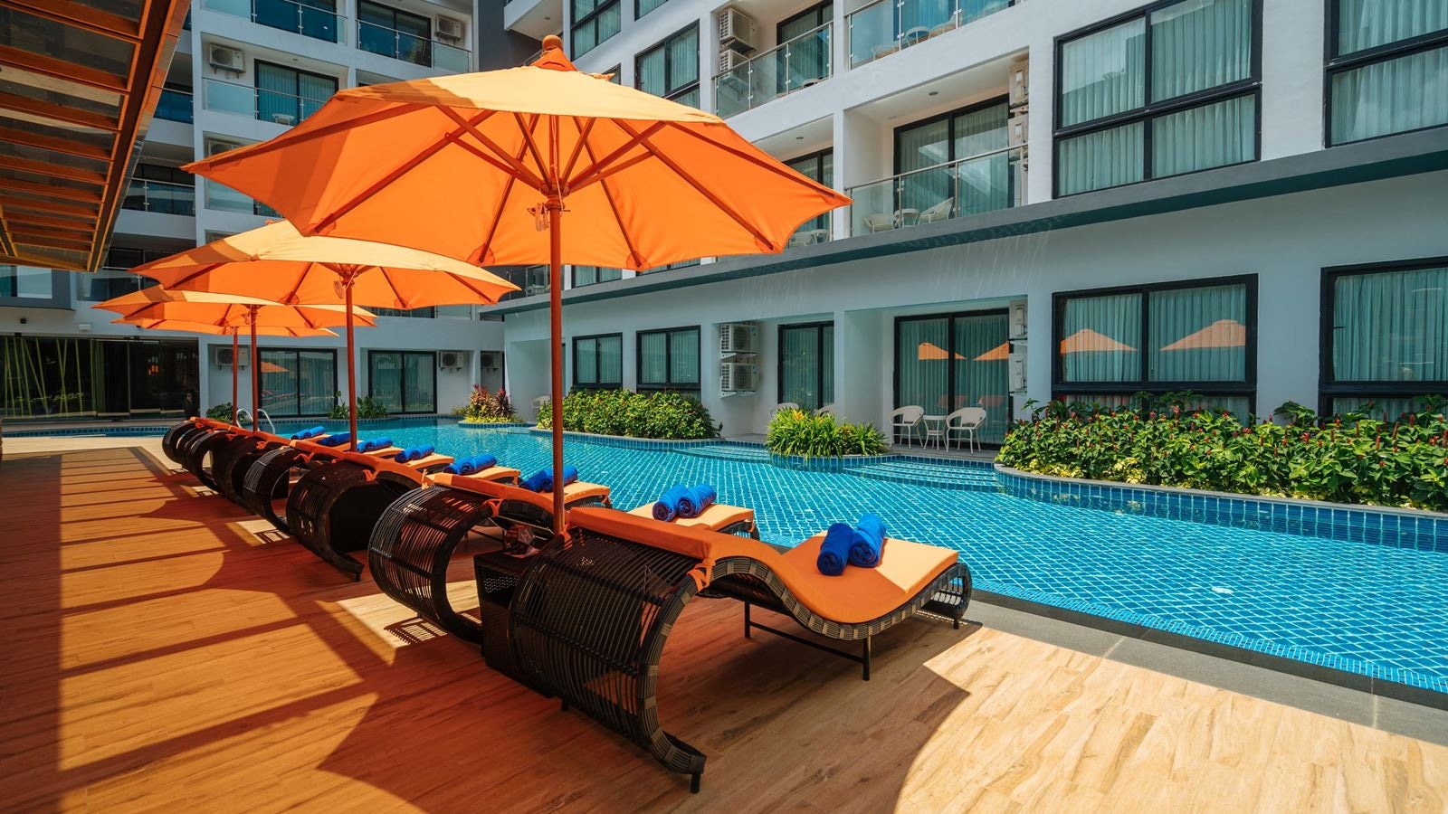 pools-outdoor-pool
