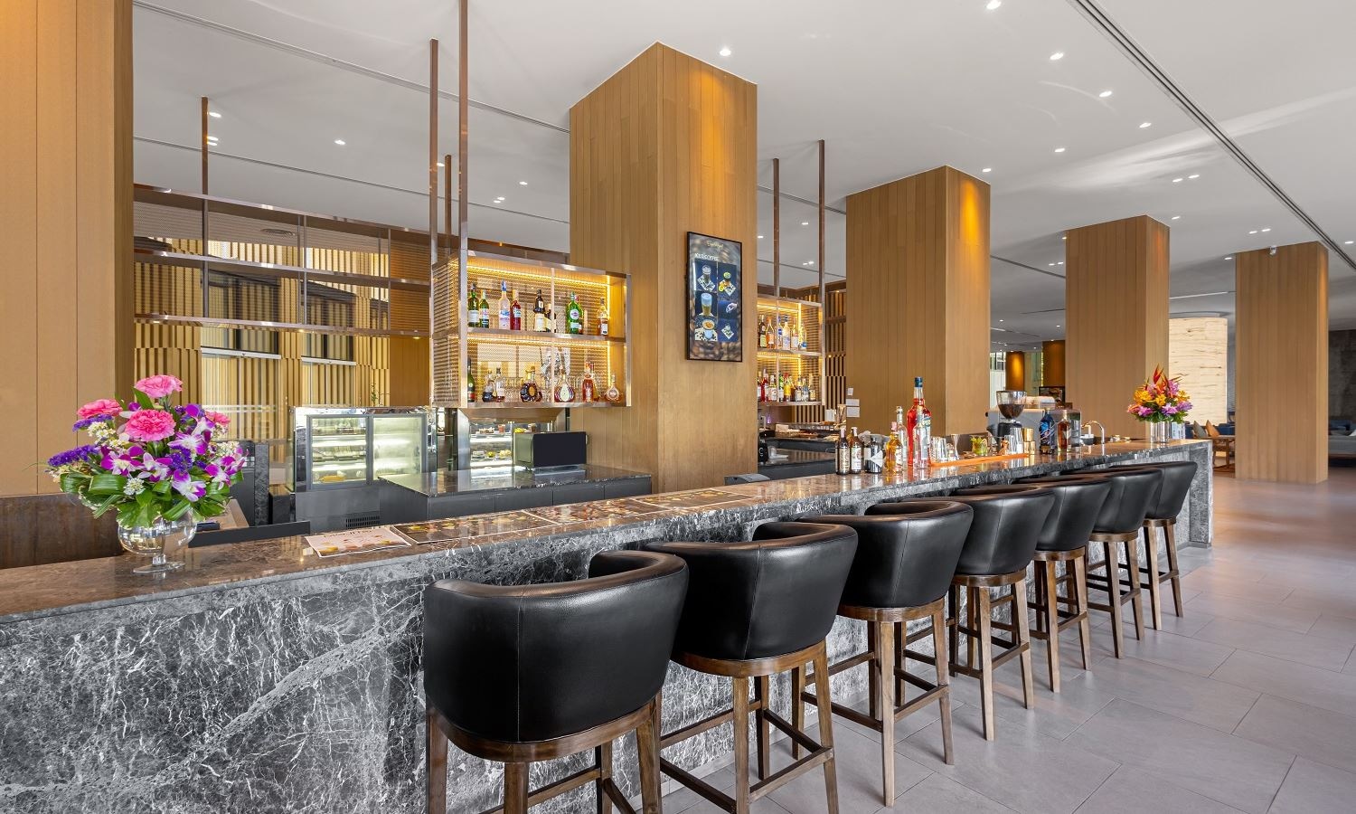 bars-the-bar-at-beach-hotel
