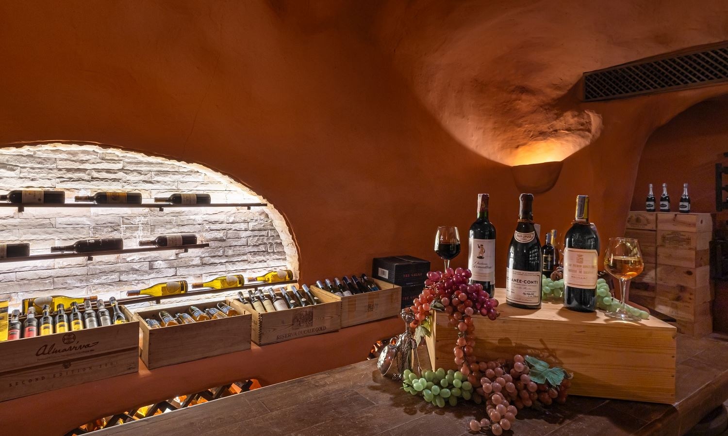 bars-wine-cavern--royal-grill-room--wine-cellar