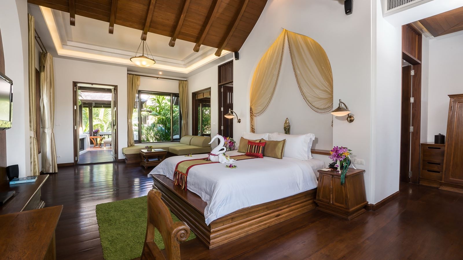rooms-grand-deluxe-suite-garden-view