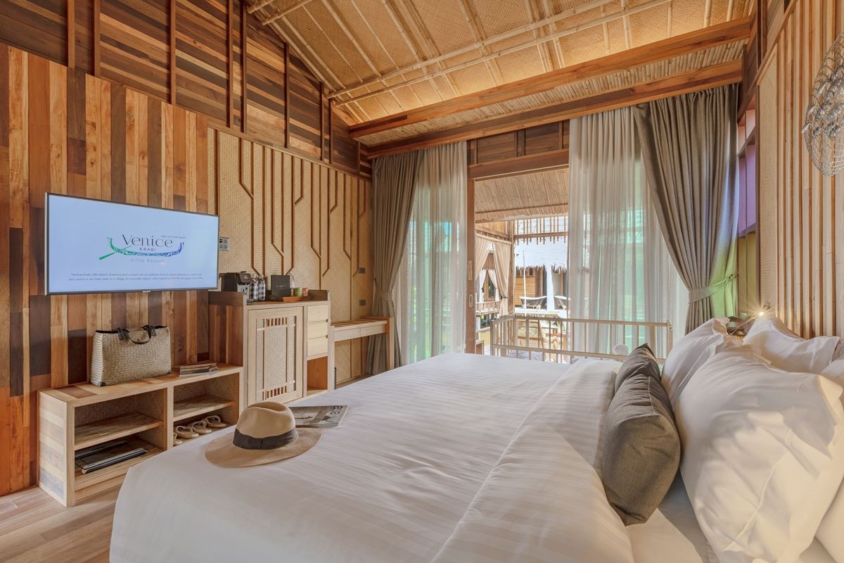 rooms-family-suite-water-villa