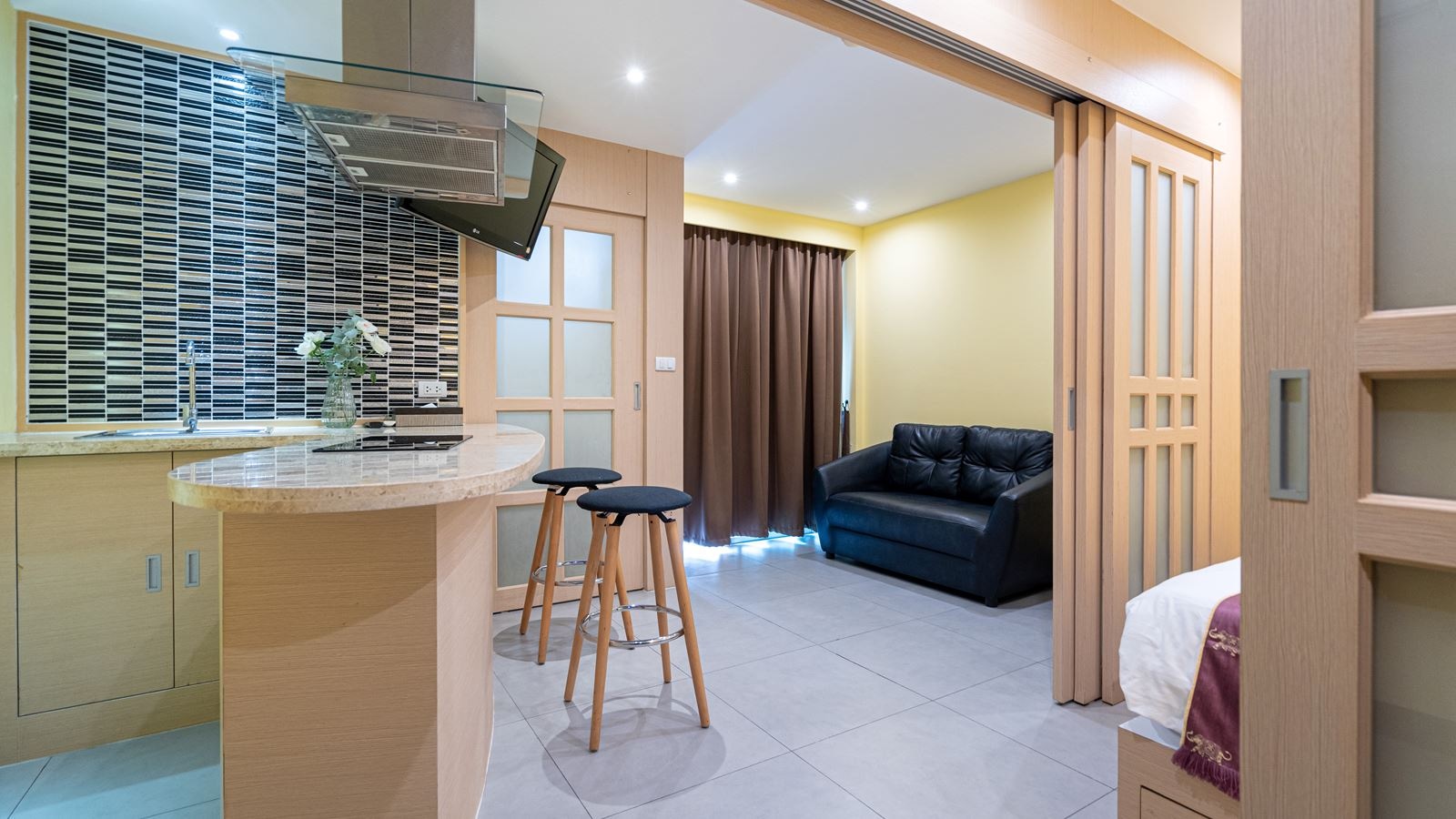 rooms-deluxe-room