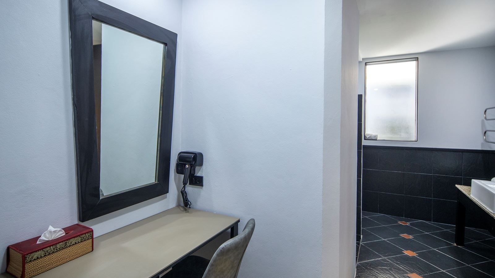 rooms-deluxe-room