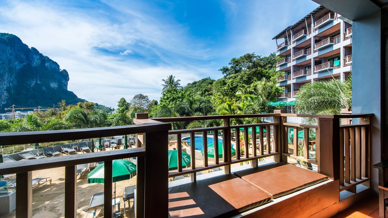 rooms-deluxe-garden-view