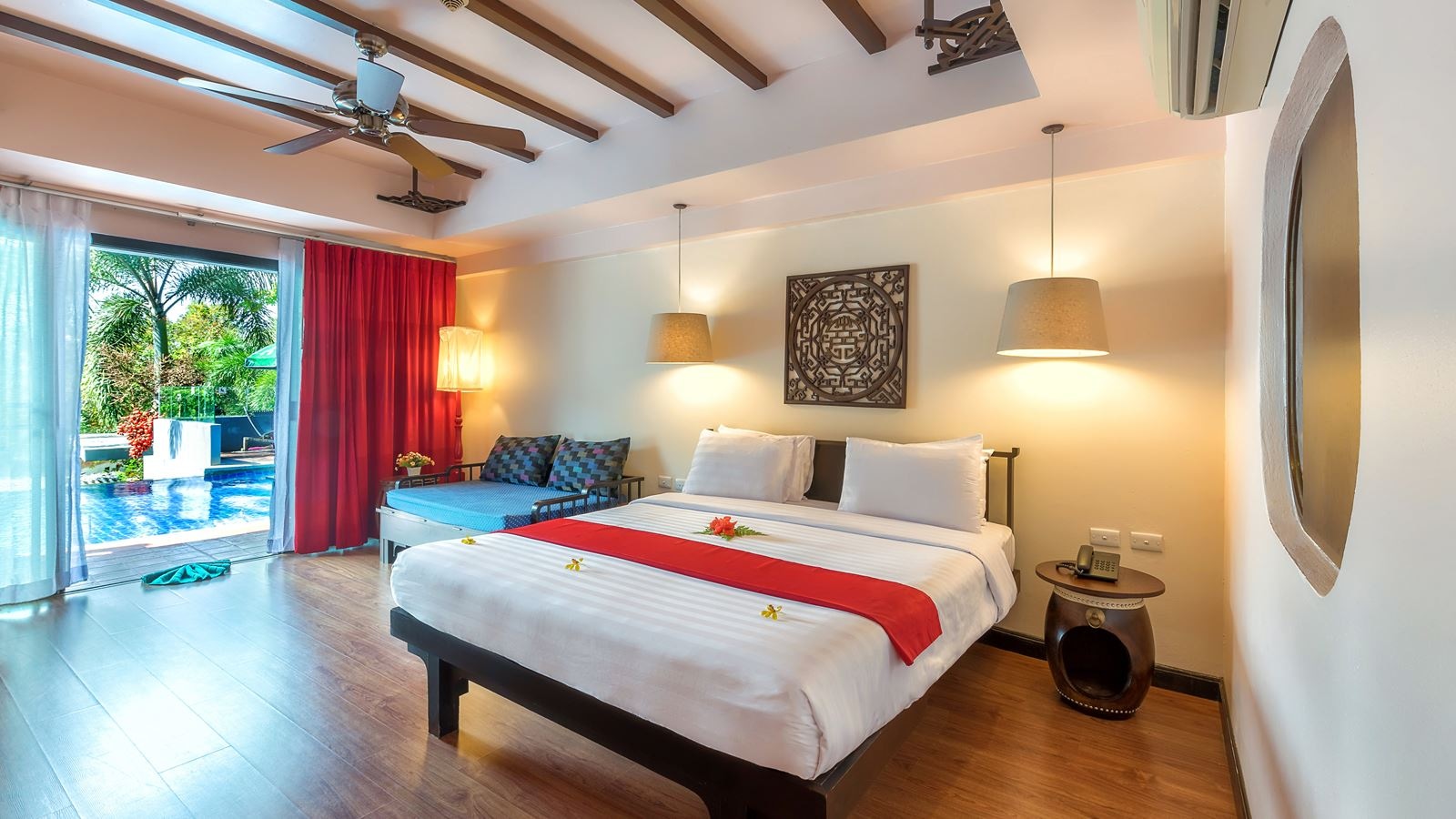 rooms-deluxe-pool-access