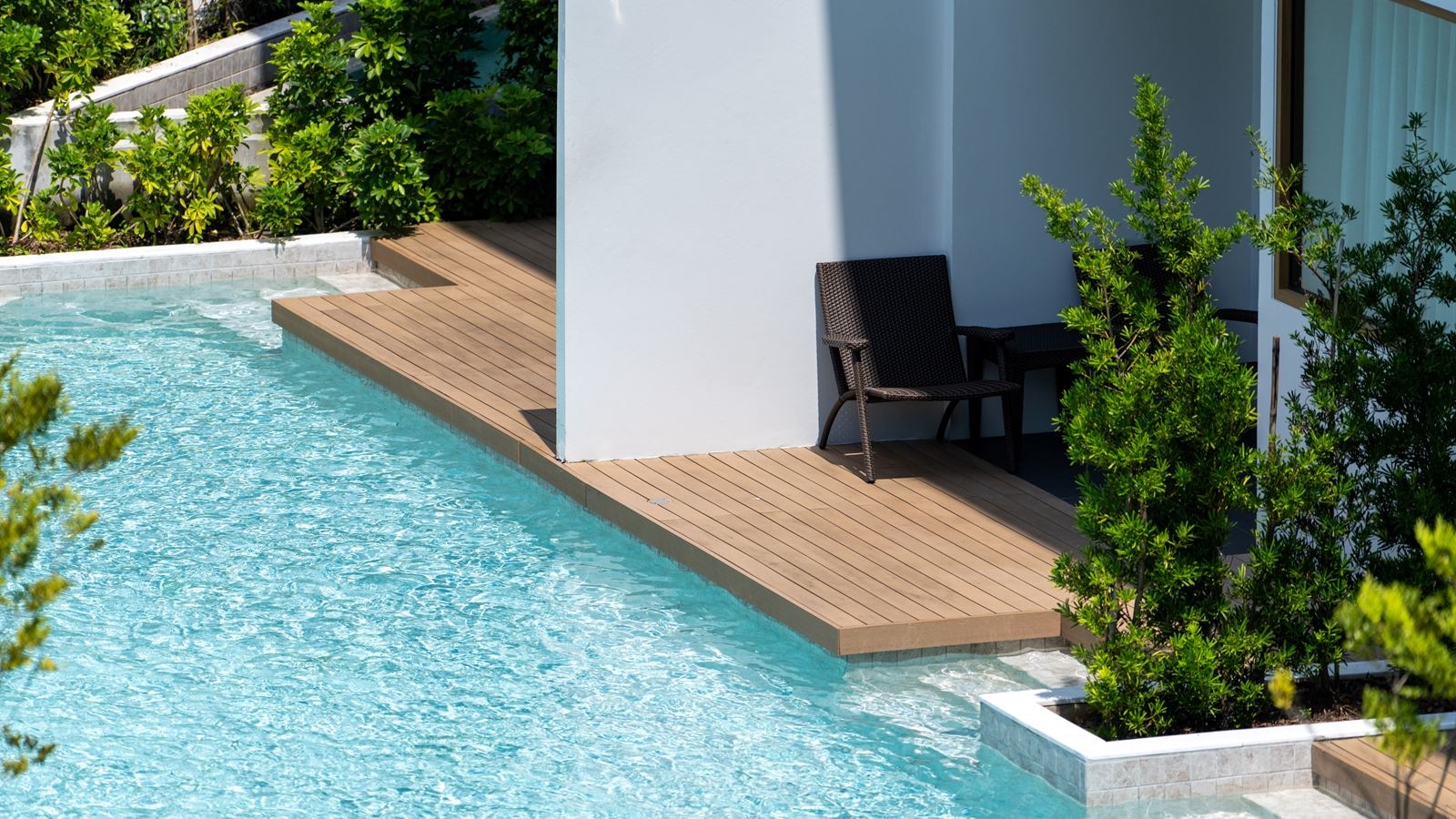 rooms-grand-deluxe-pool-access-room