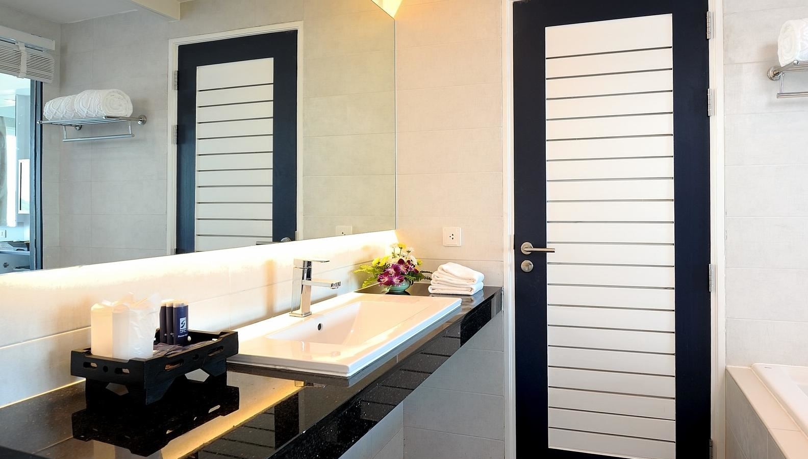 rooms-deluxe-room