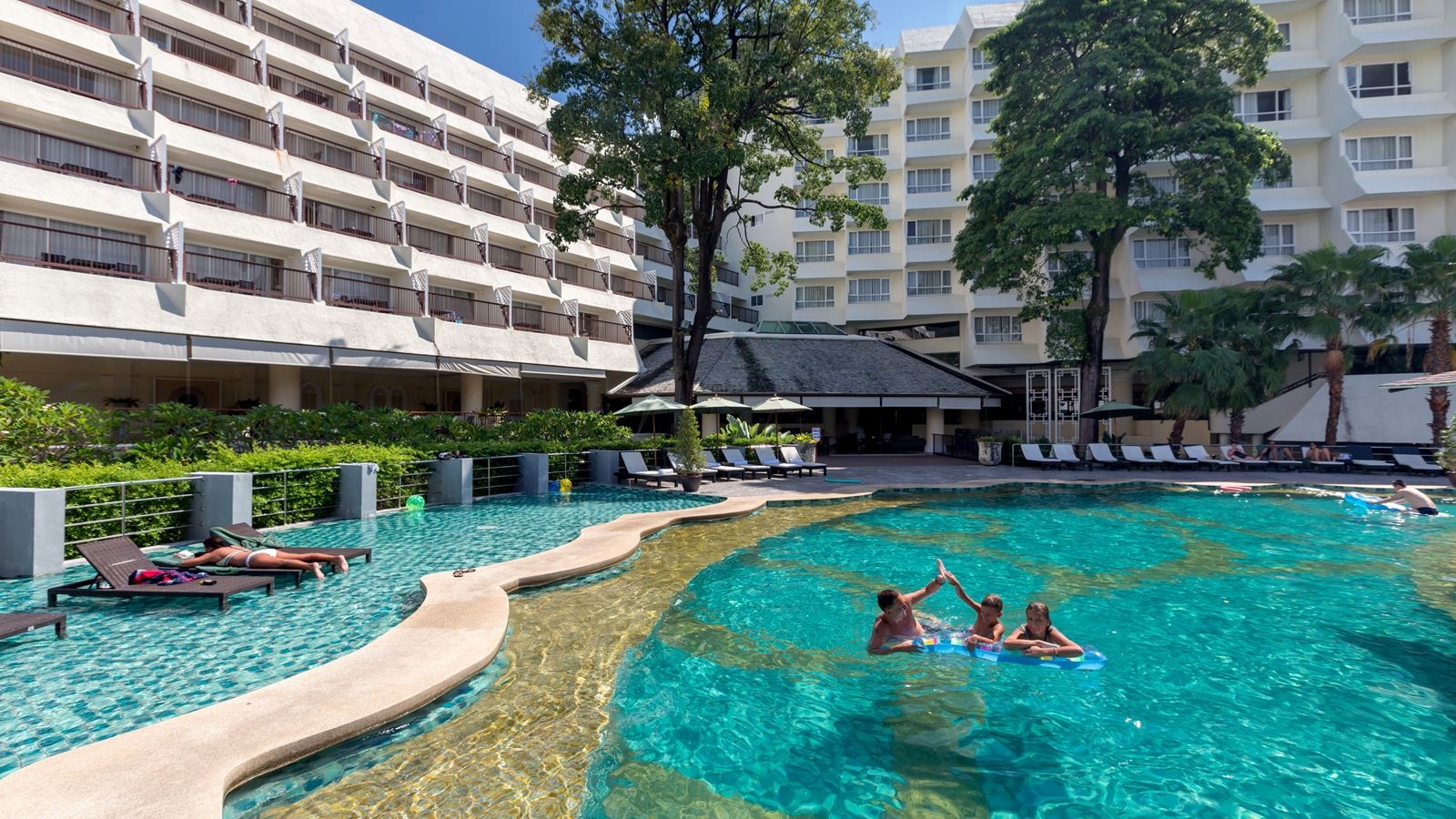 pools-outdoor-pool