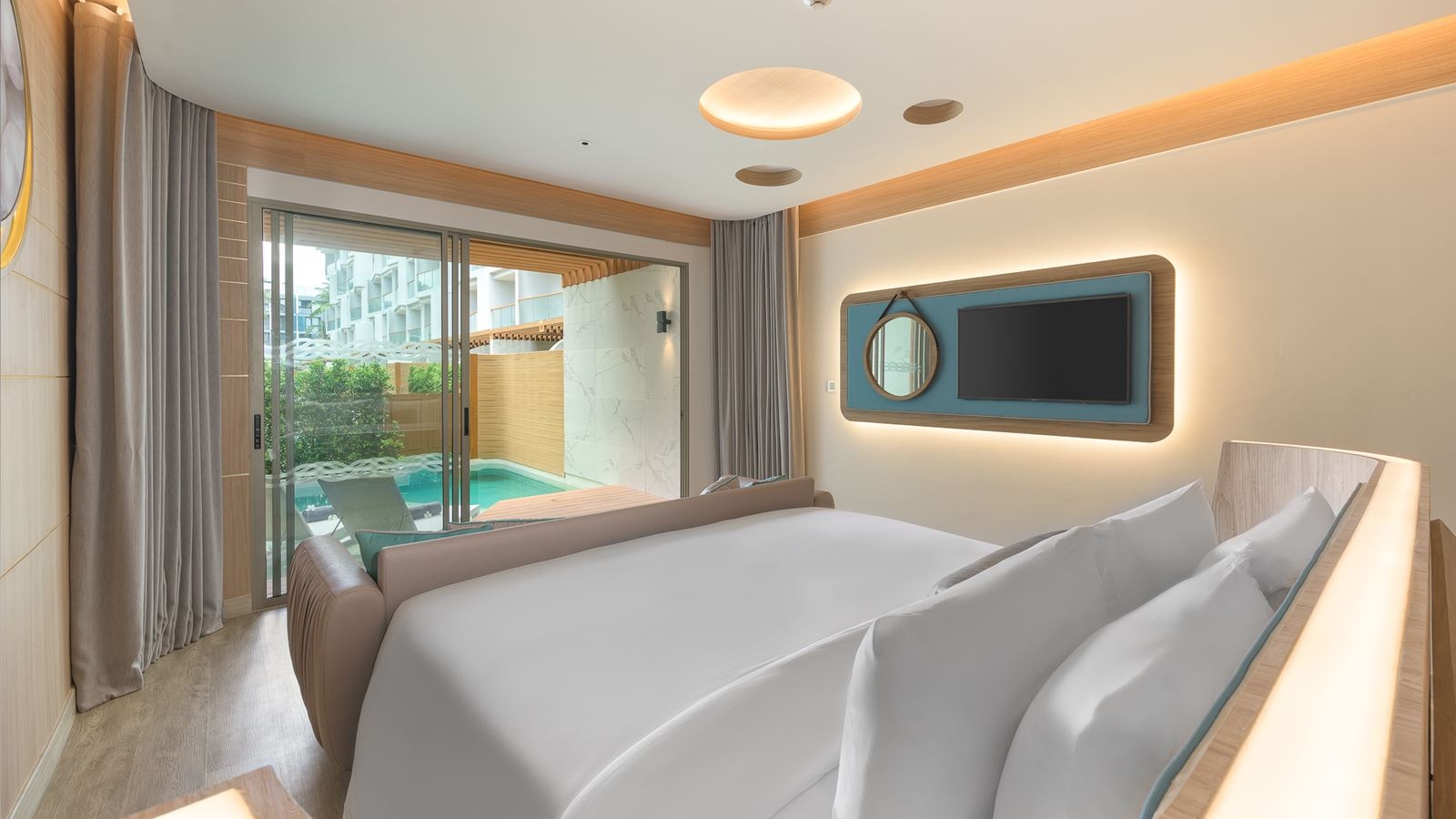 rooms-pool-access