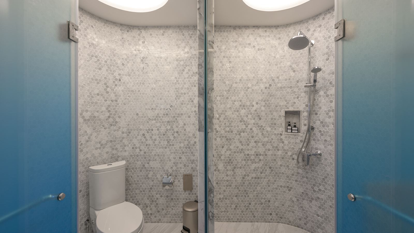 rooms-pool-access