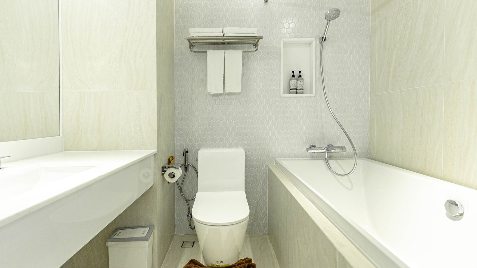 rooms-elite-balcony