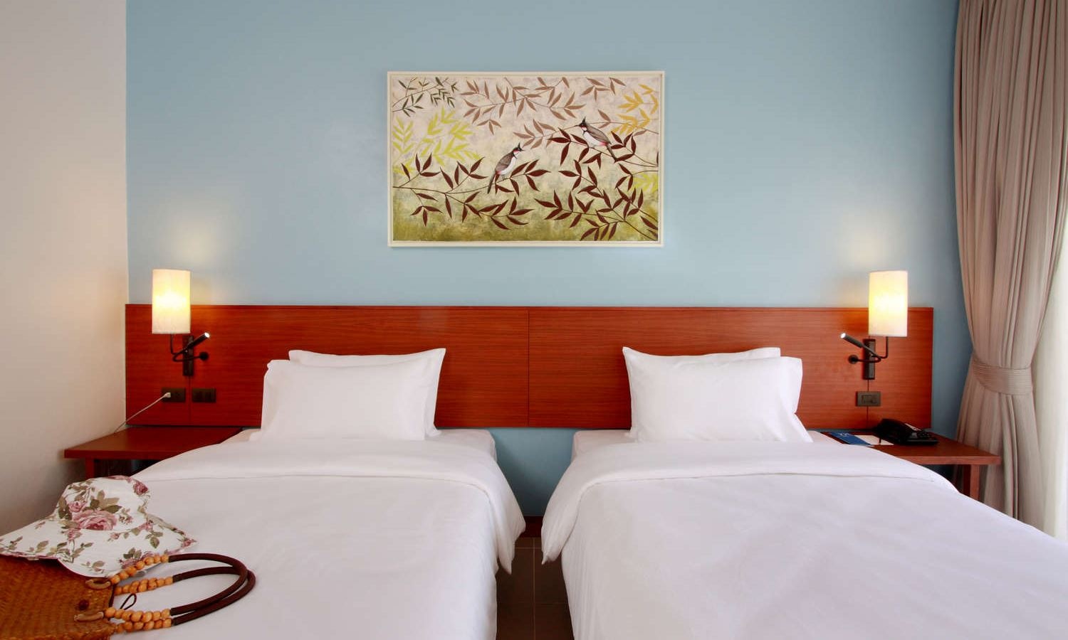 rooms-deluxe-room