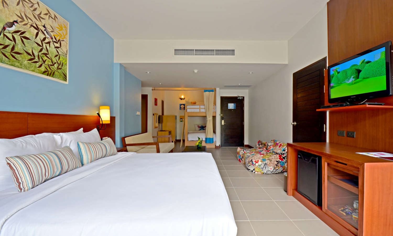 rooms-family-room