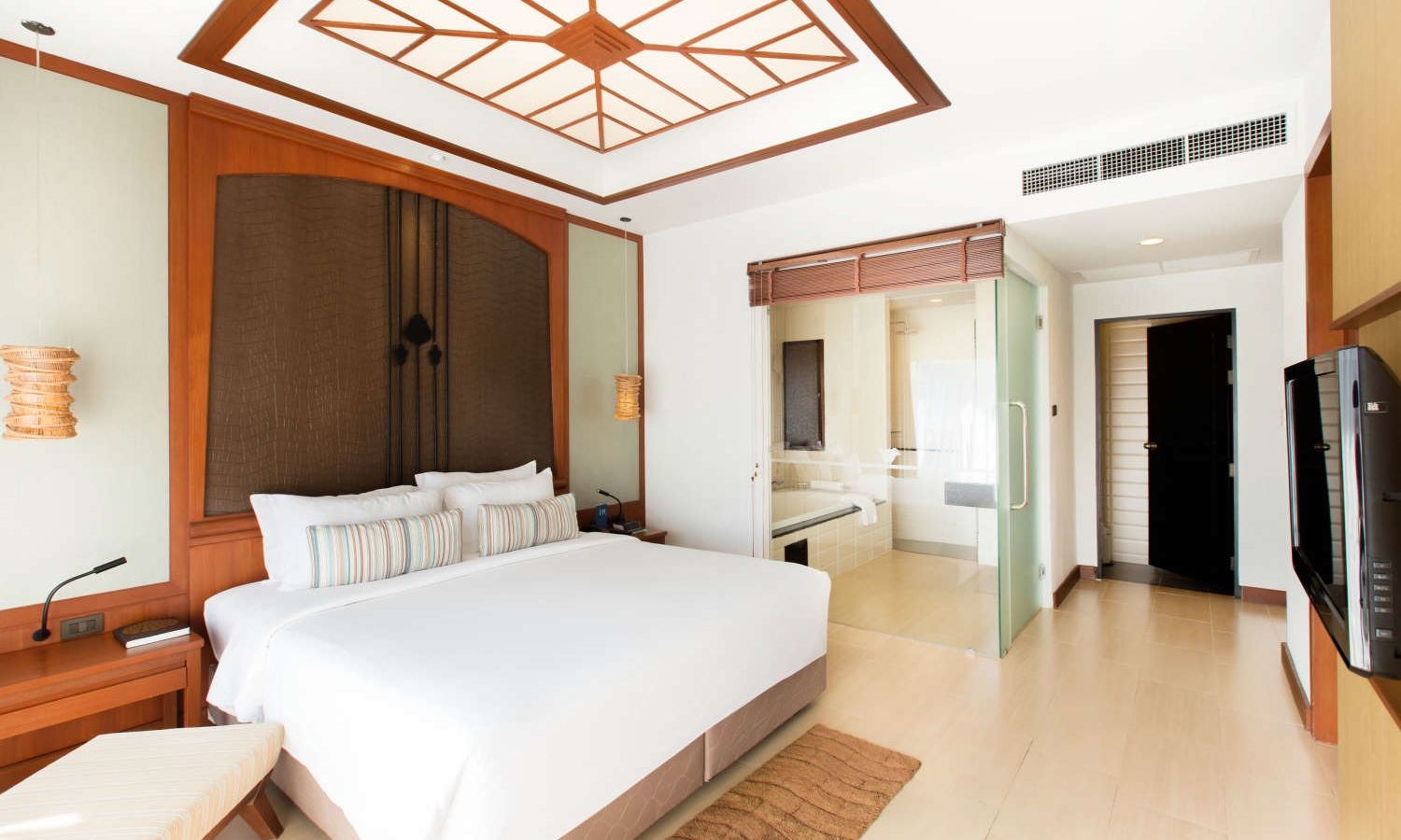 rooms-deluxe-suite