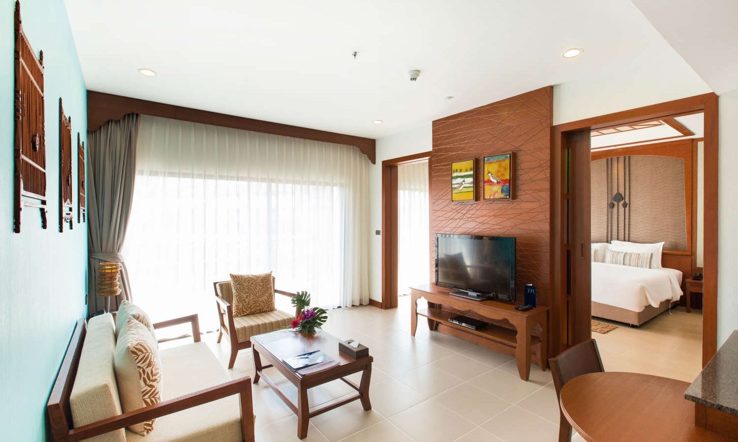 rooms-deluxe-suite