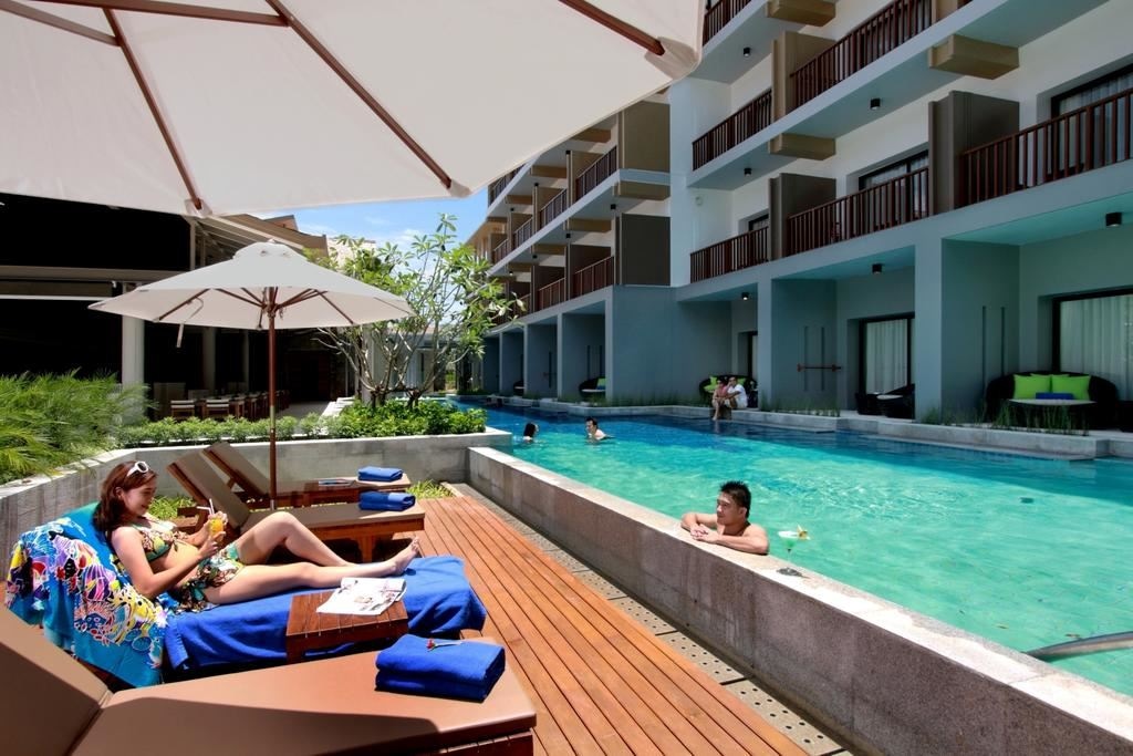 bars-sunbird-pool-bar