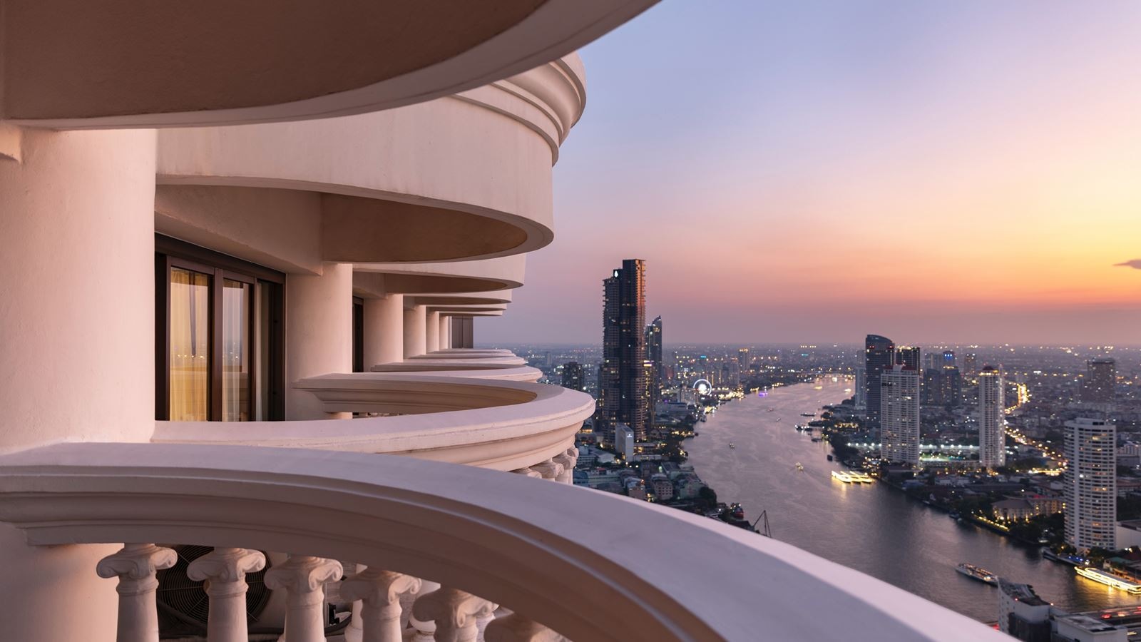 rooms-tower-suite-club-river-view