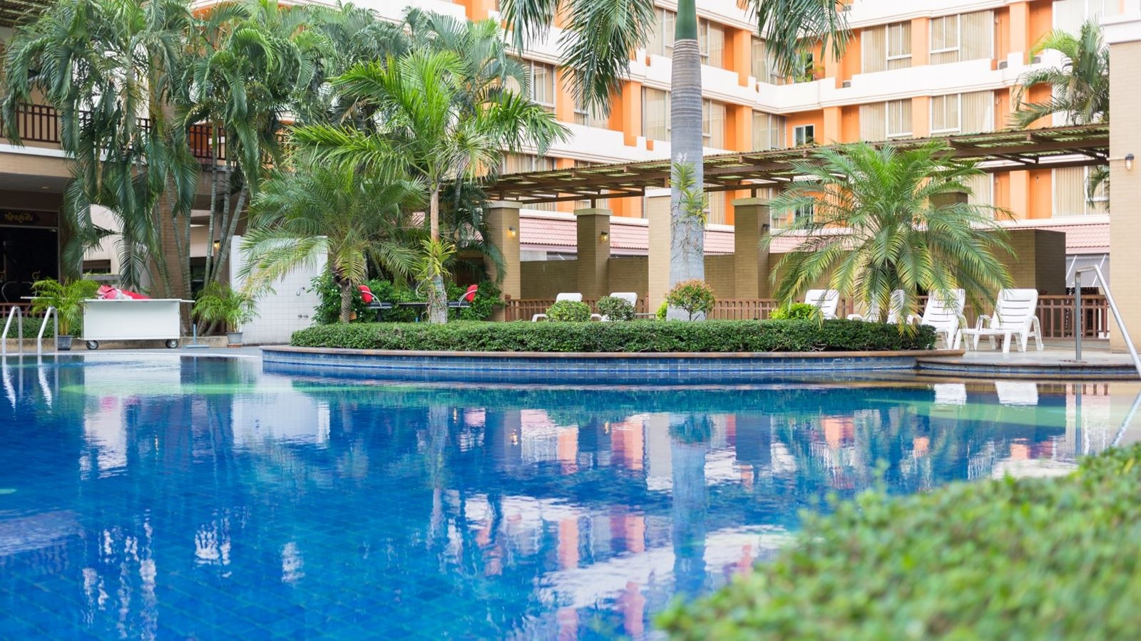pools-outdoor-pool