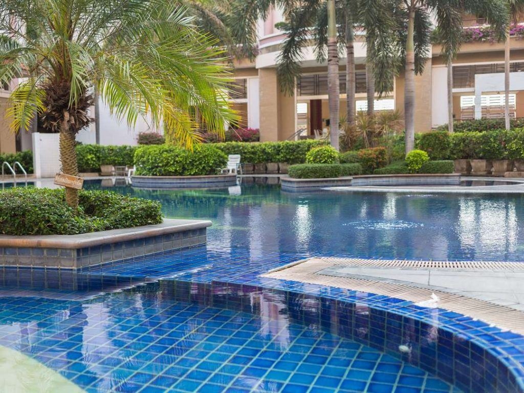 pools-outdoor-pool