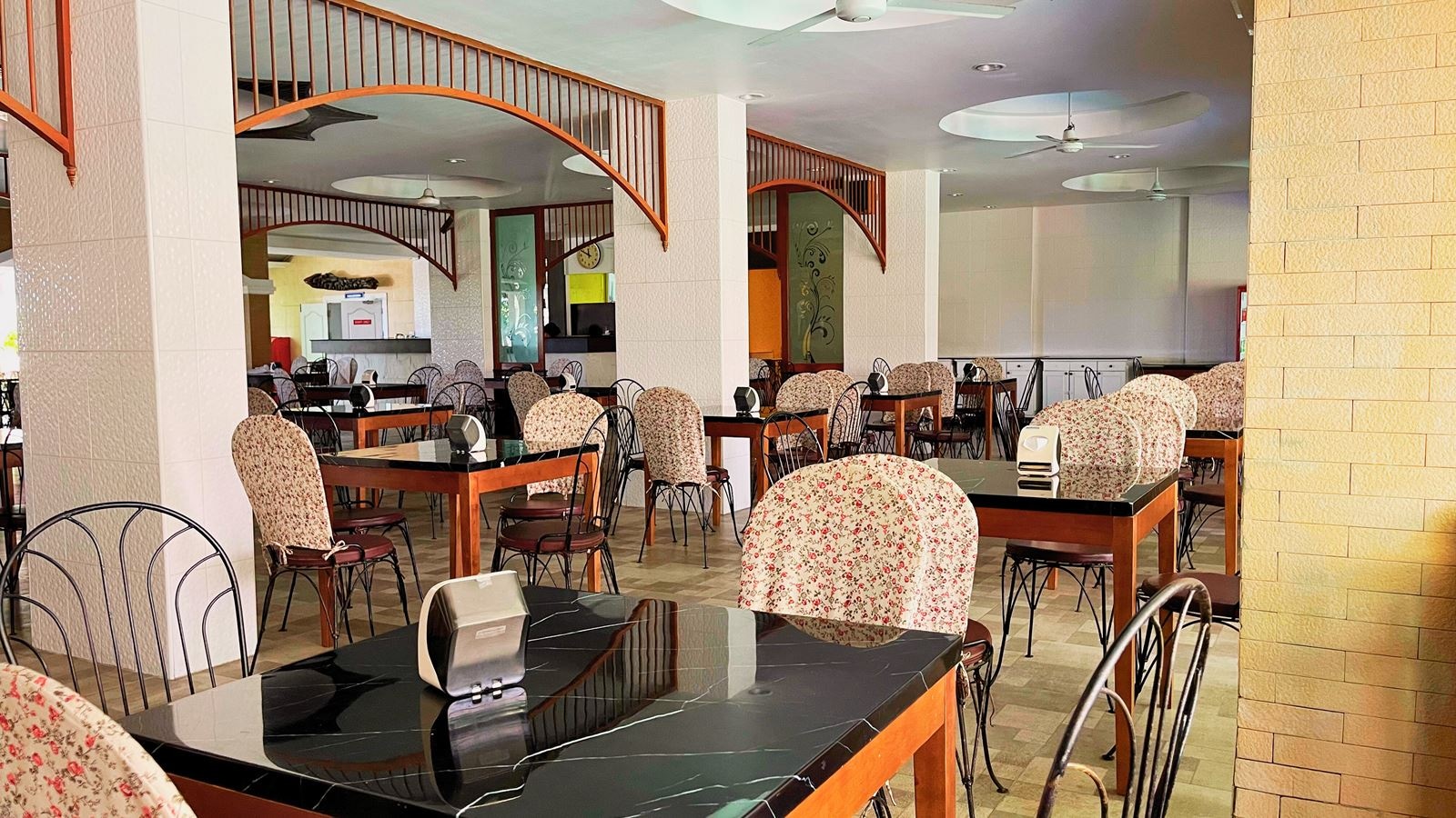 restaurants-uthong