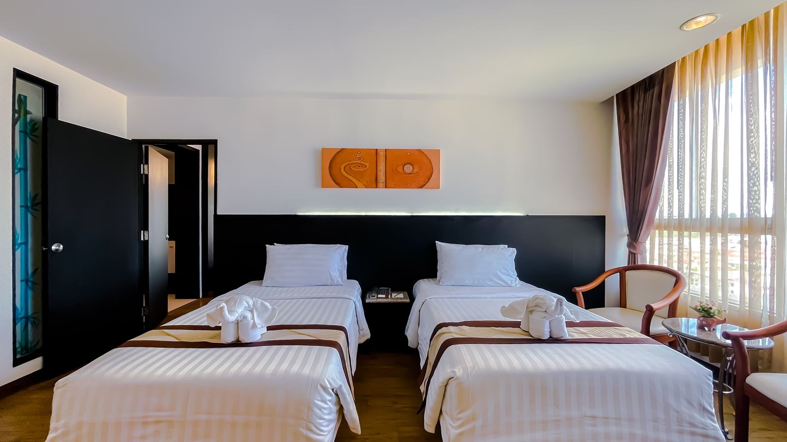 rooms-family-room