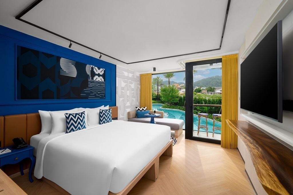 rooms-tribe-essential-pool-view