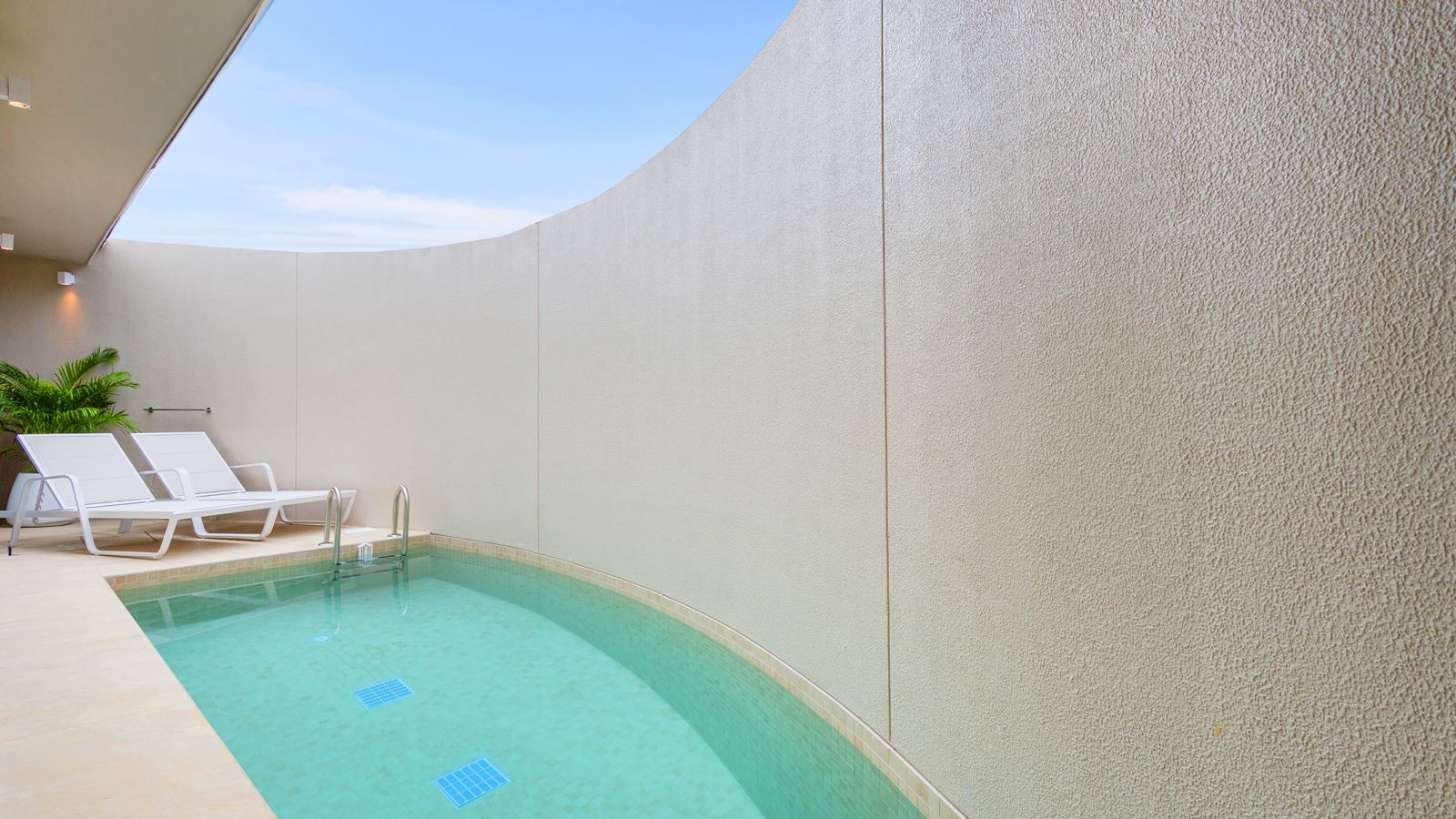 rooms-one-bedroom-pool-villa