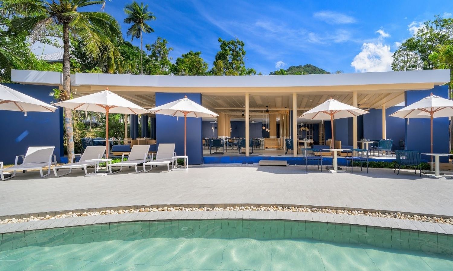 restaurants-escape-pool-club