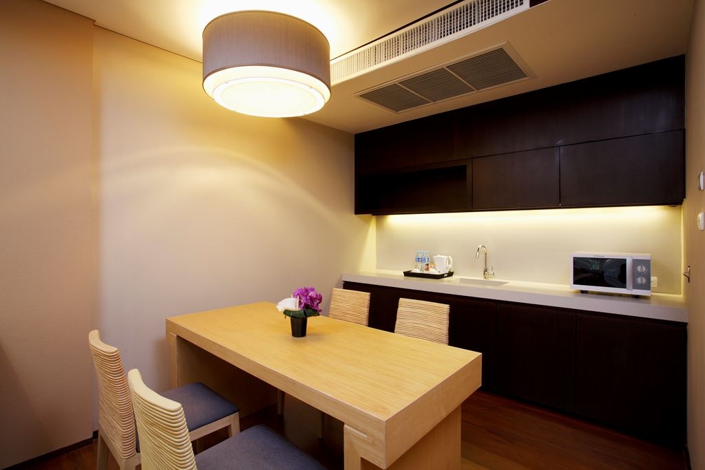 rooms-moken-suite-pool-access