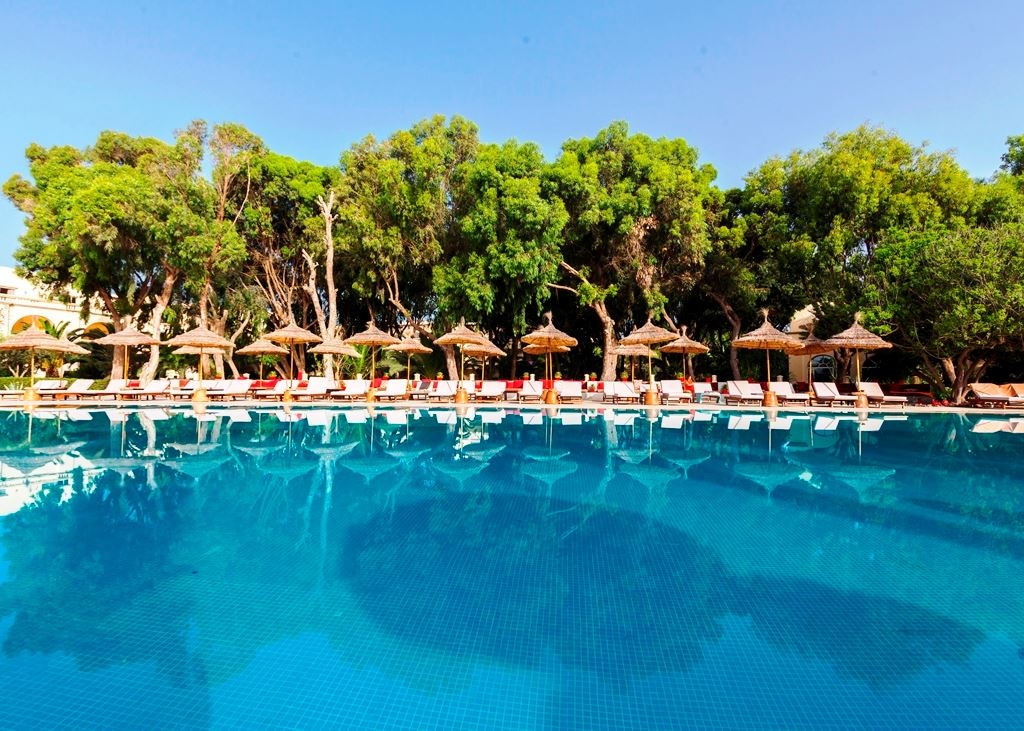 pools-outdoor-pool