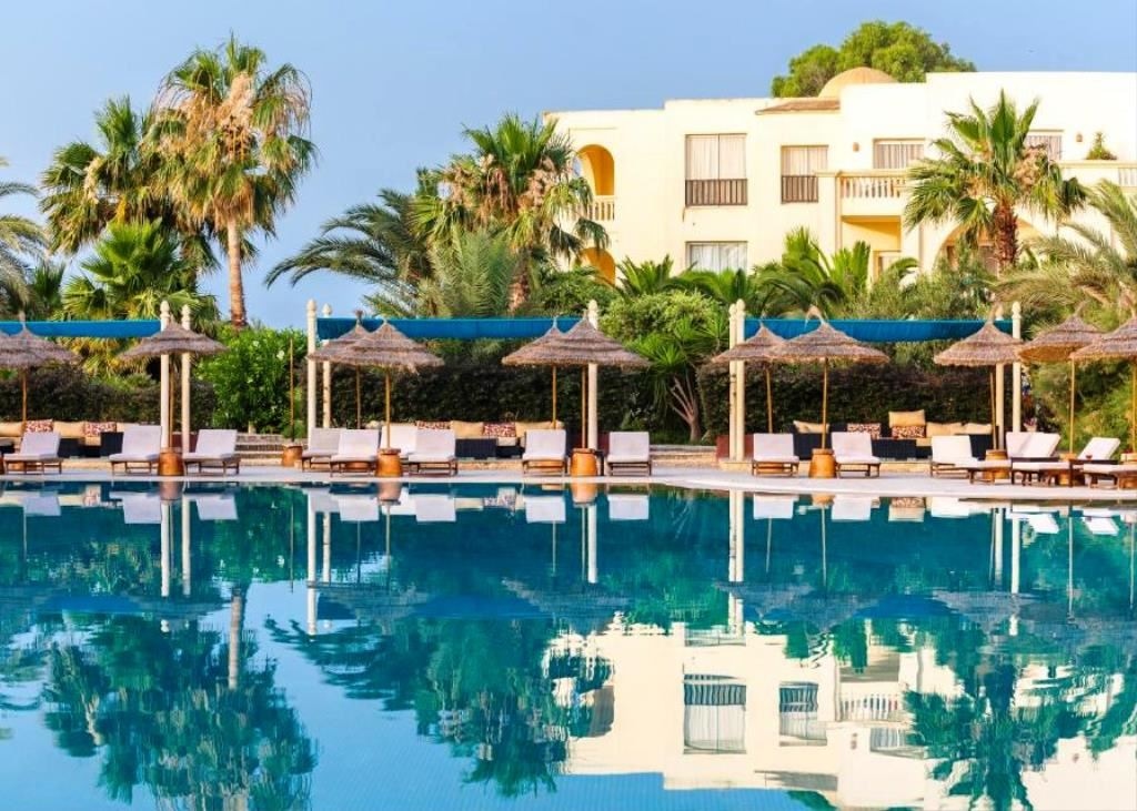 pools-outdoor-pool