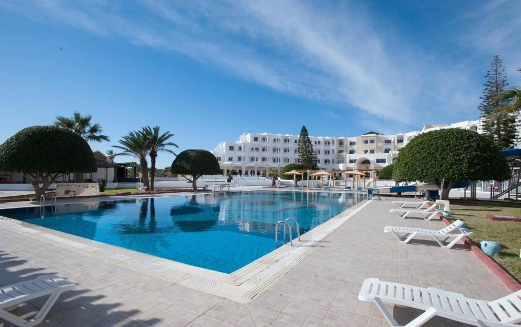 pools-outdoor-pool
