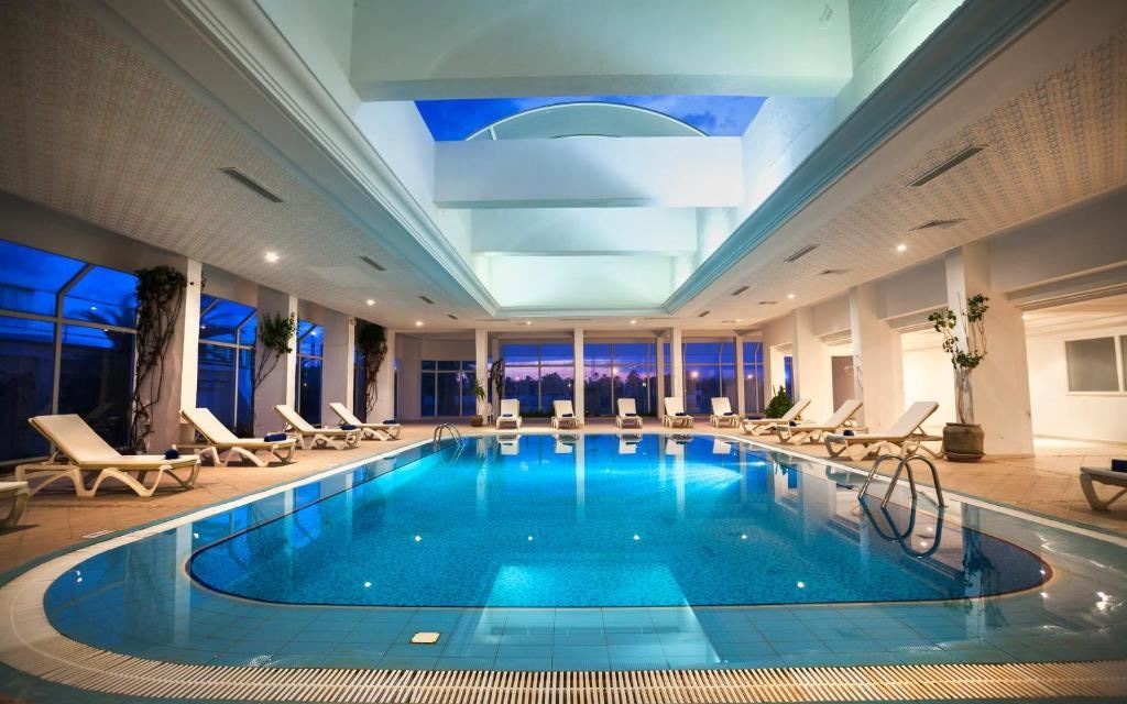 pools-indoor-pool