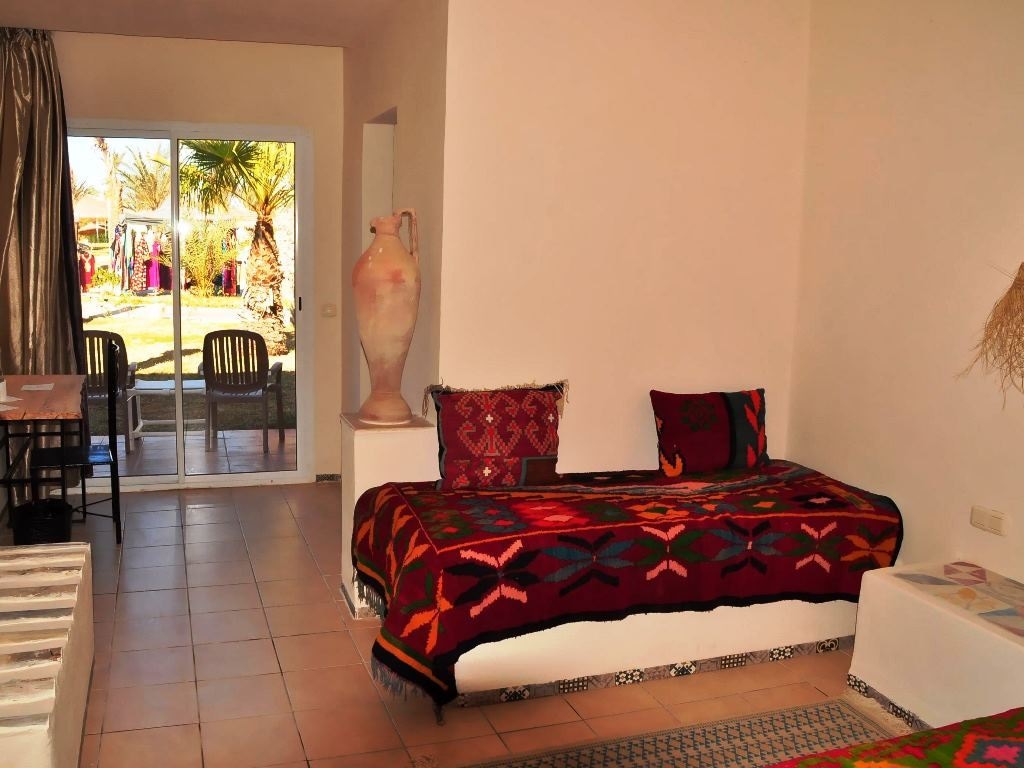 rooms-family-room