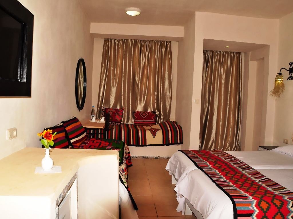 rooms-family-room