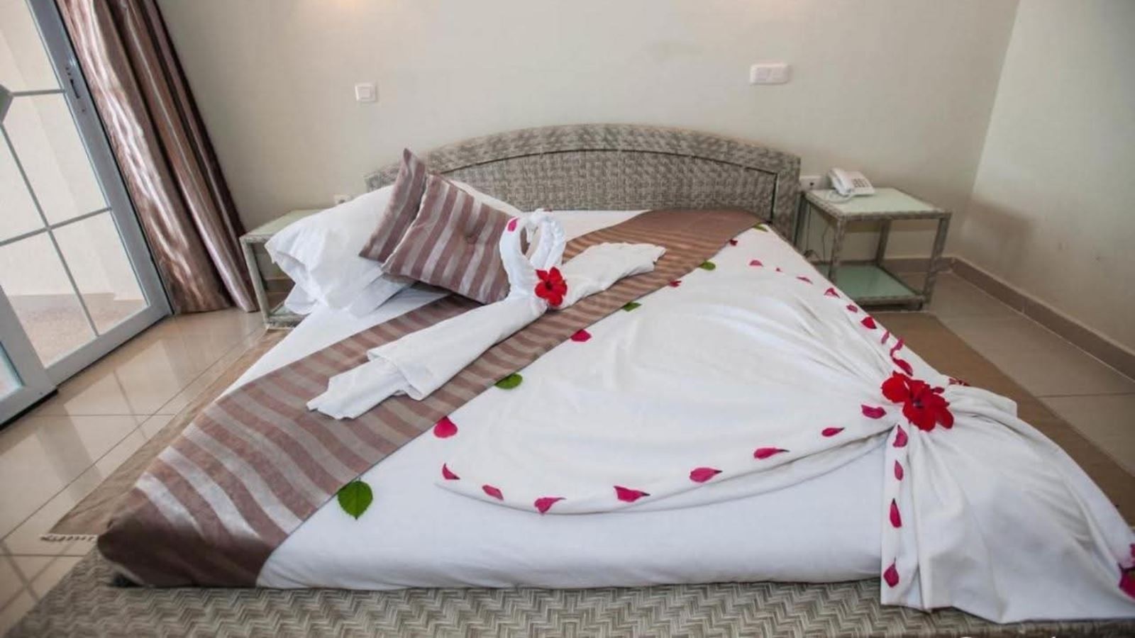 rooms-promo-room